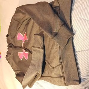Women sz Small Under Armour hoodie